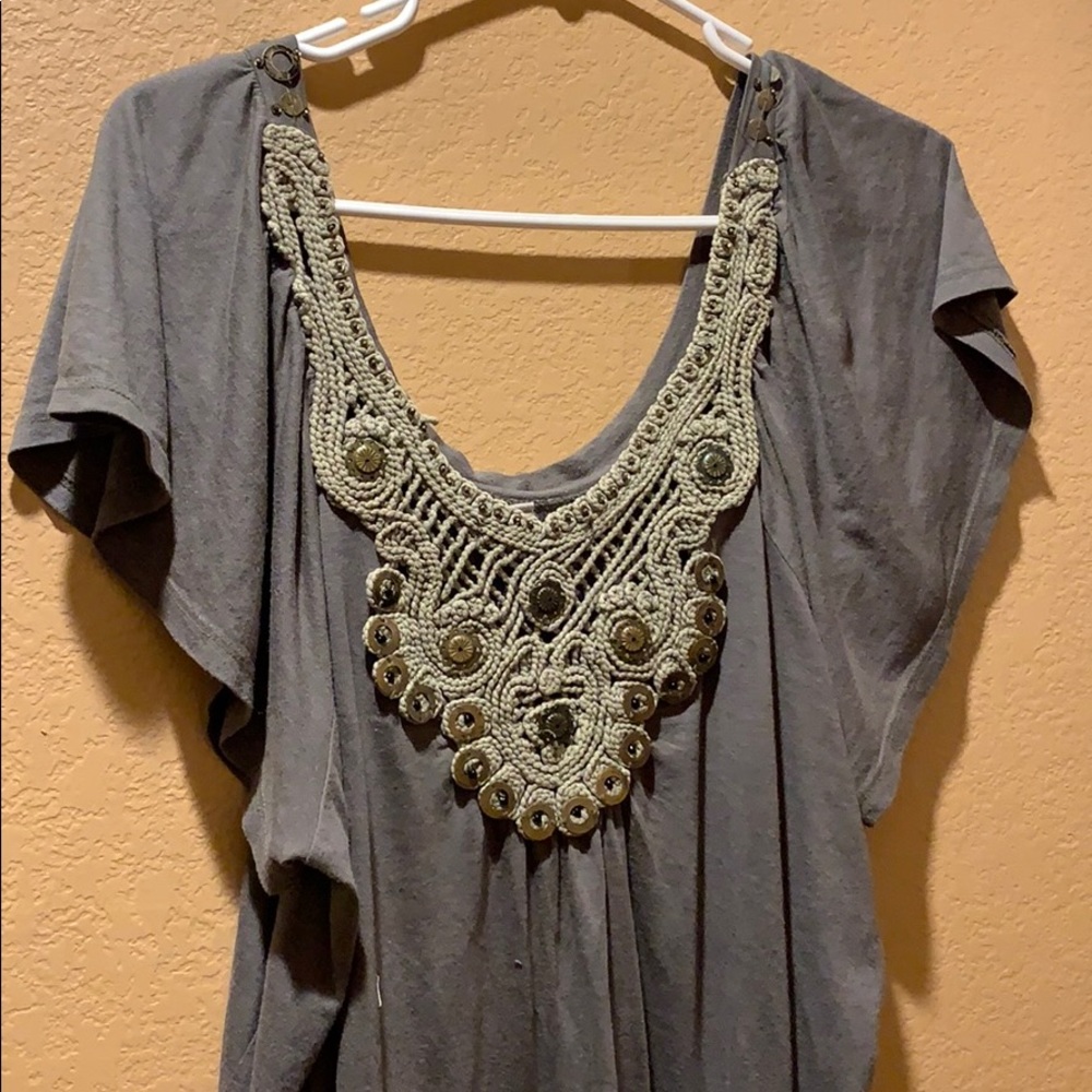 Shirt - Picture 3 of 4